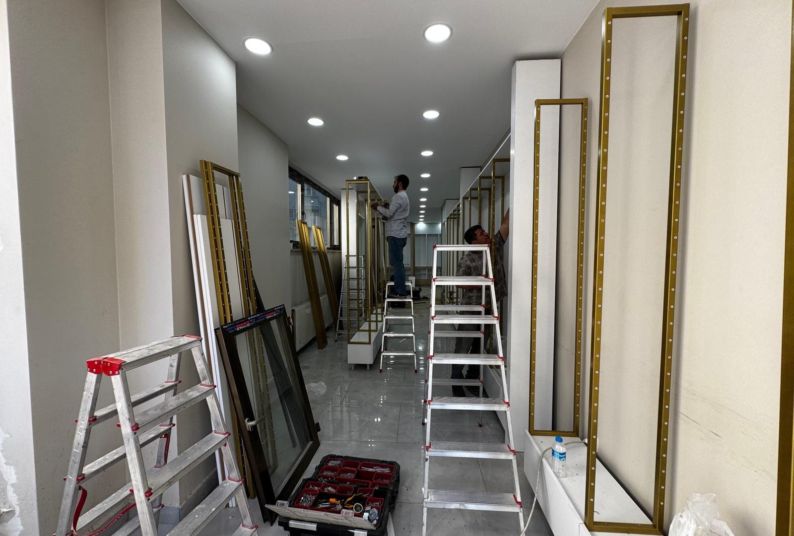 Sağlık Eczanesi Komple Yenileme — Eczane Dekorasyon İstanbul
